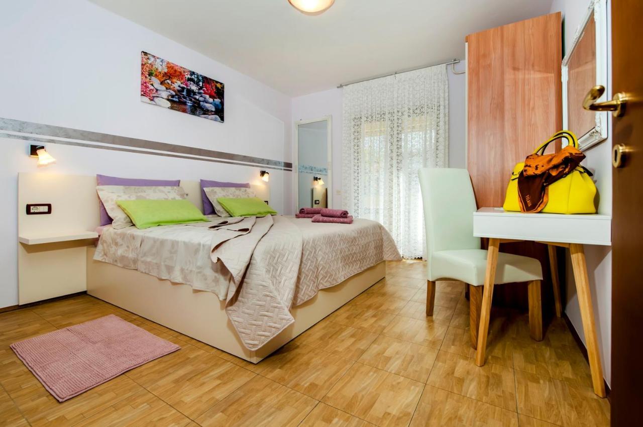 Apartments And Rooms Villa Dea Adults Only Rovinj Quarto foto